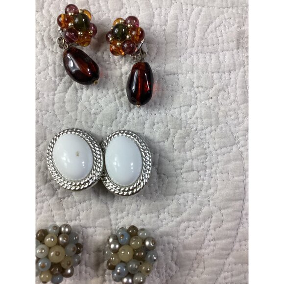 Lot of 16 Pairs Vintage Clip-On & Screw-Back Earrings*Costume Jewelry*Stylish - Picture 6 of 7
